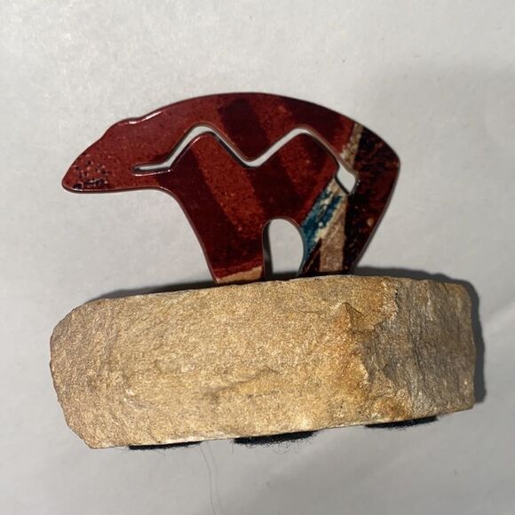 Southwestern Zuni Bear Petroglyph On Sandstone Base Metal Paperweight - Picture 8 of 8